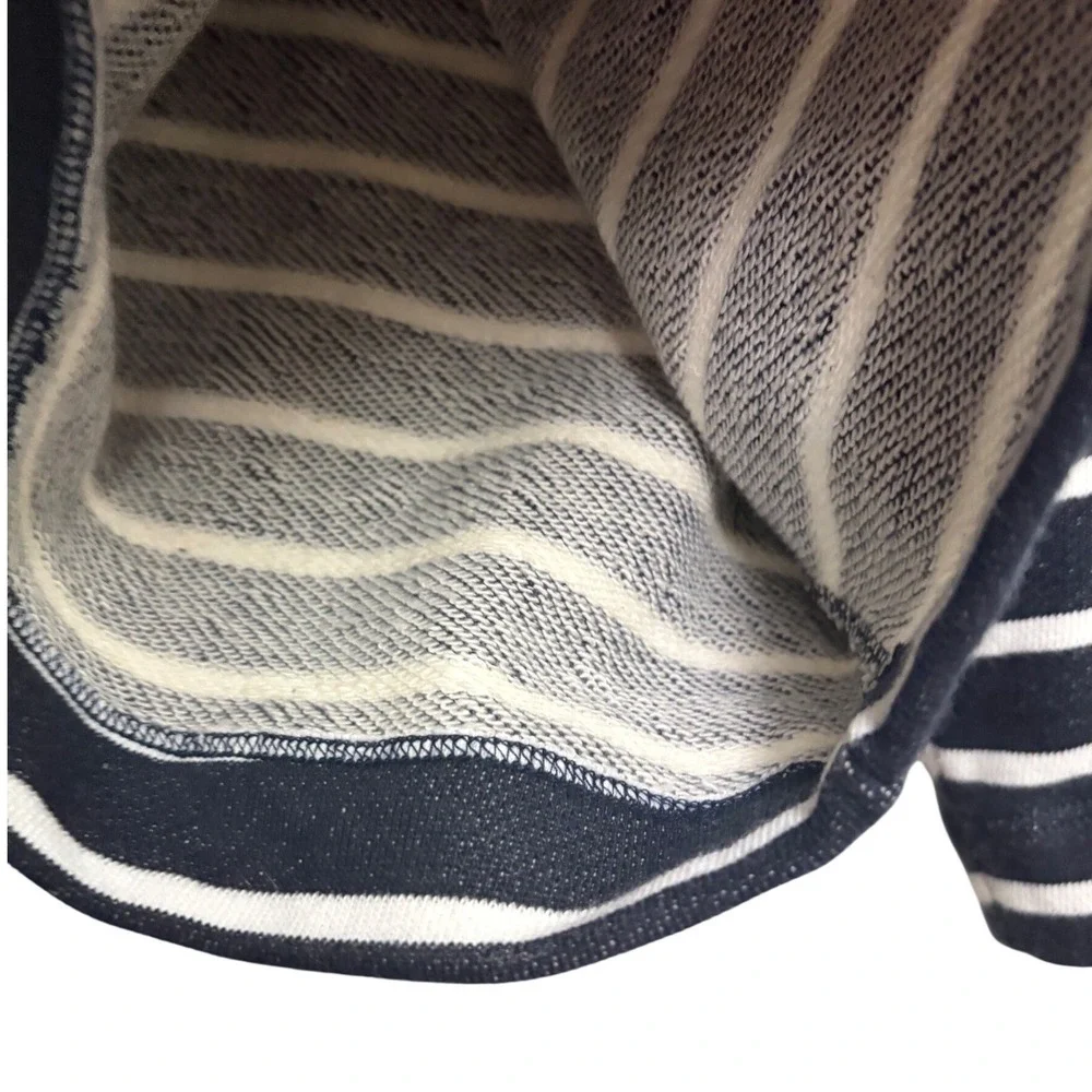 Club Monaco Breton Stripe Nautical Navy Blue Knit Sweatshorts Drawstring Mens M